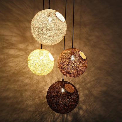 Suspension en boule de tissu de couleur Wicker